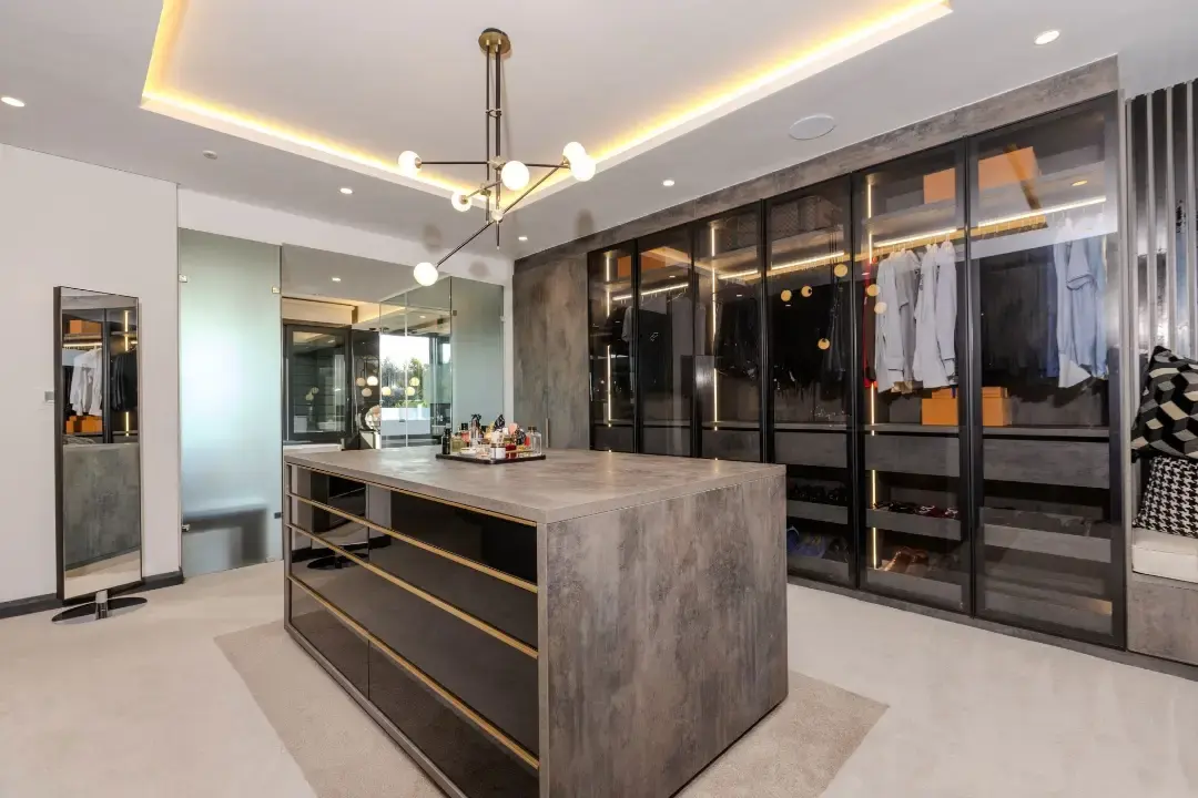 Fully Furnished Custom Cluster Home, Atholl, Johannesburg: photograph 11 of 20