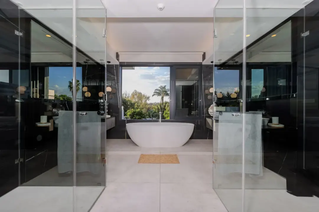 Fully Furnished Custom Cluster Home, Atholl, Johannesburg: photograph 12 of 20