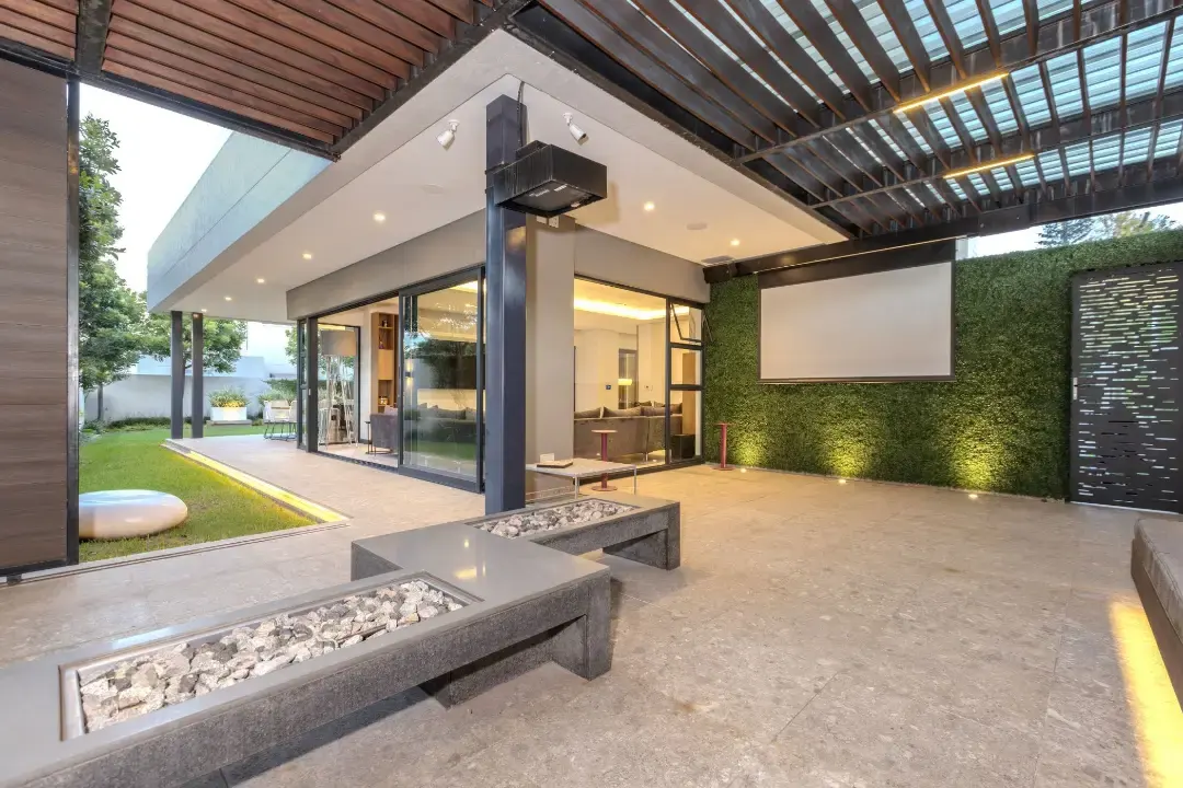 Fully Furnished Custom Cluster Home, Atholl, Johannesburg: photograph 17 of 20