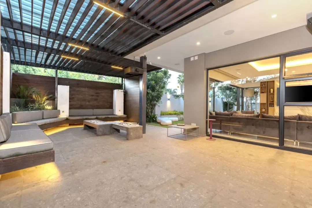 Fully Furnished Custom Cluster Home, Atholl, Johannesburg: photograph 18 of 20