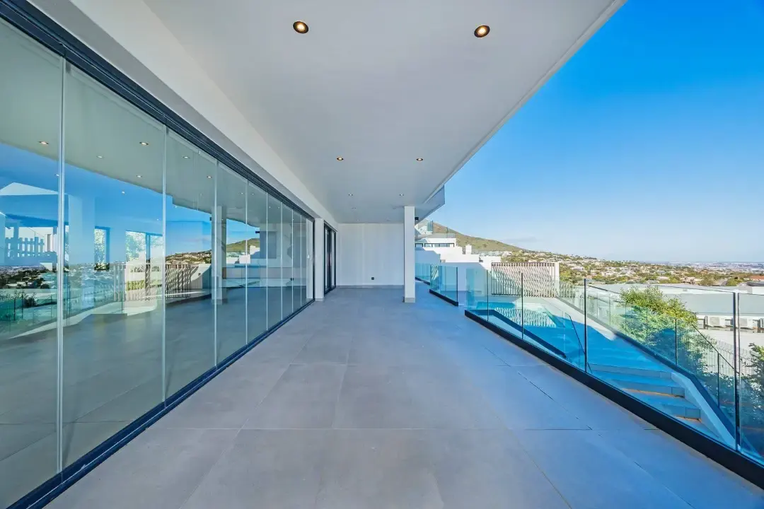 Residence with Table Mountain and Atlantic Views, Baronetcy Estate, Cape Town: photograph 8 of 20