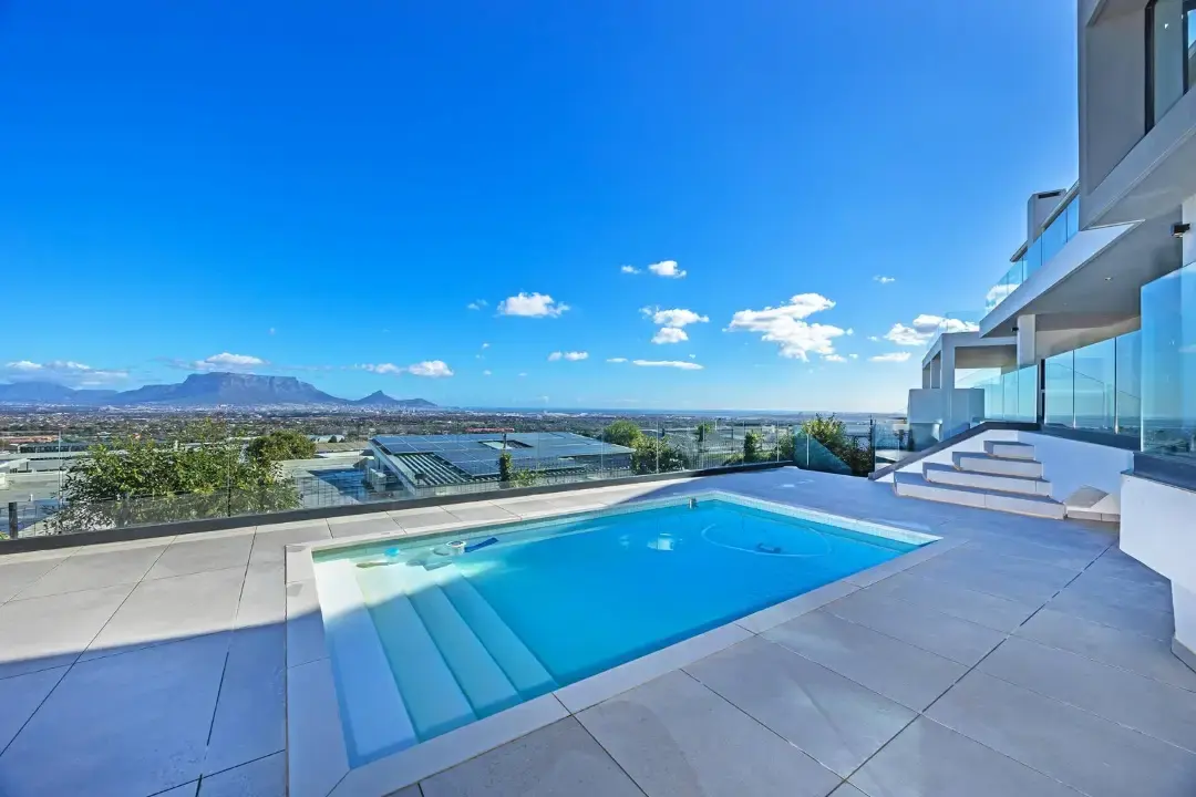 Residence with Table Mountain and Atlantic Views, Baronetcy Estate, Cape Town: photograph 9 of 20