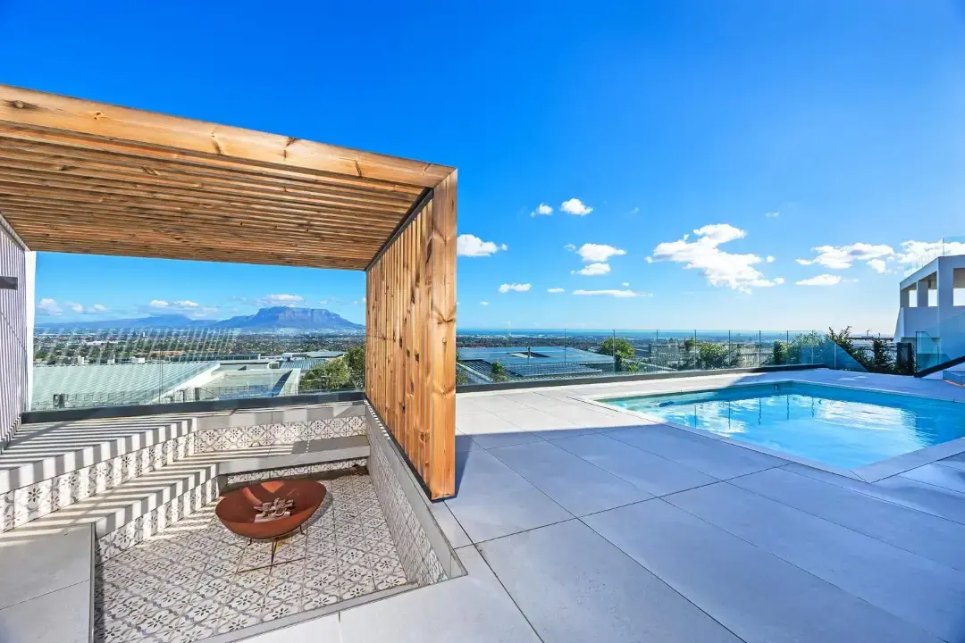 Residence with Table Mountain and Atlantic Views, Baronetcy Estate, Cape Town: photograph 10 of 20