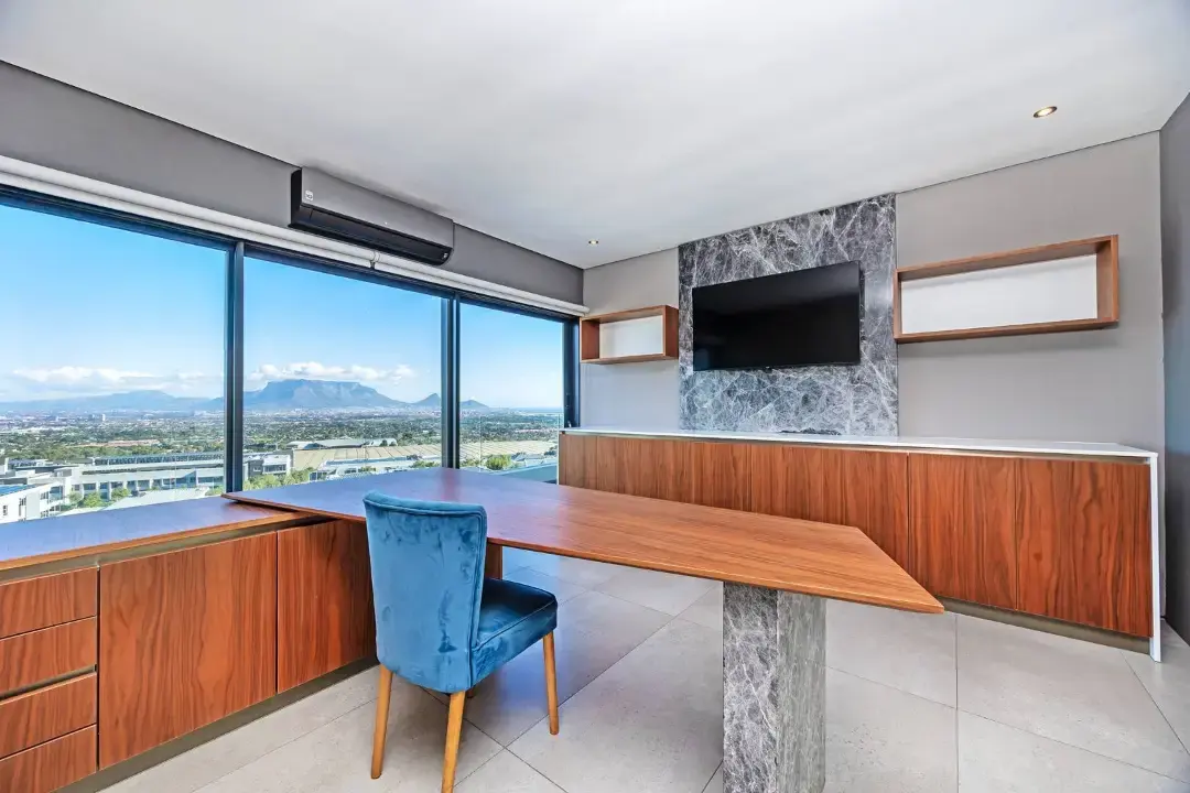 Residence with Table Mountain and Atlantic Views, Baronetcy Estate, Cape Town: photograph 12 of 20