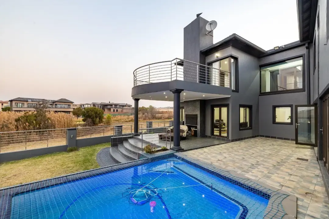 Greenbelt Home in Blue Valley, Blue Valley Golf Estate, Centurion: photograph 9 of 20