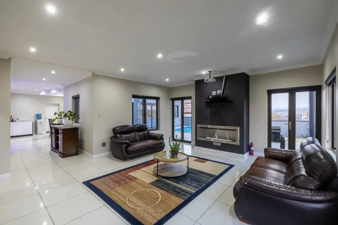 Greenbelt Home in Blue Valley, Blue Valley Golf Estate, Centurion: photograph 10 of 20