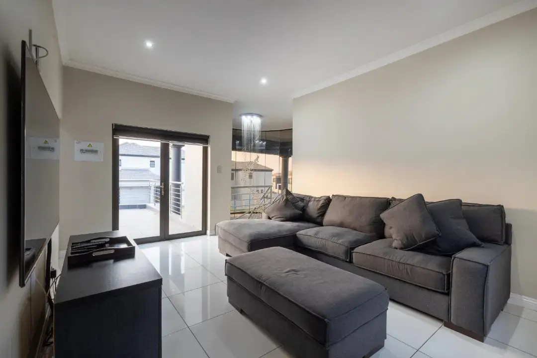 Greenbelt Home in Blue Valley, Blue Valley Golf Estate, Centurion: photograph 12 of 20