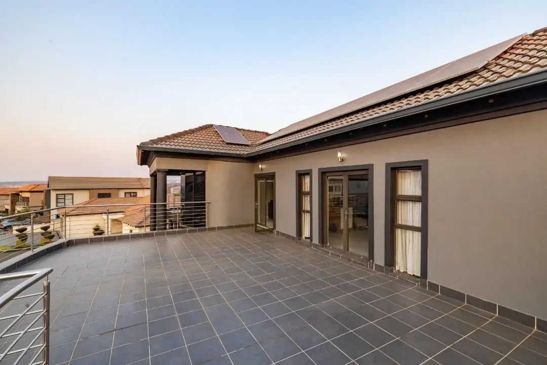 Greenbelt Home in Blue Valley, Blue Valley Golf Estate, Centurion: photograph 18 of 20