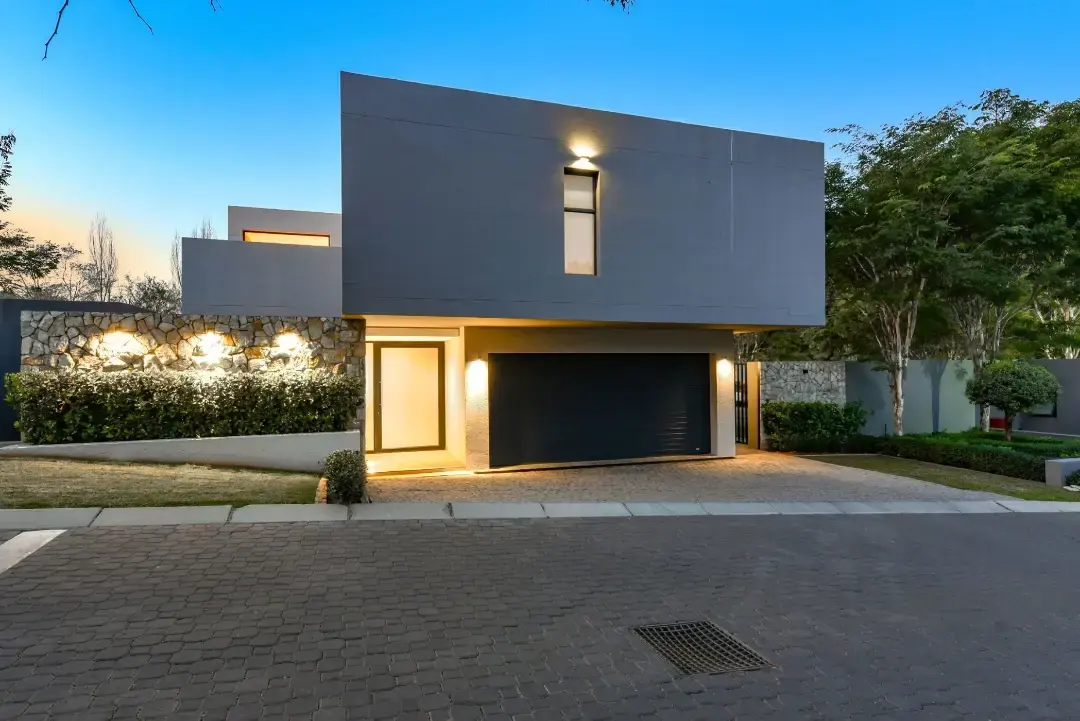 Family Home in a Secure Bryanston Estate, Bryanston, Johannesburg: photograph 19 of 20