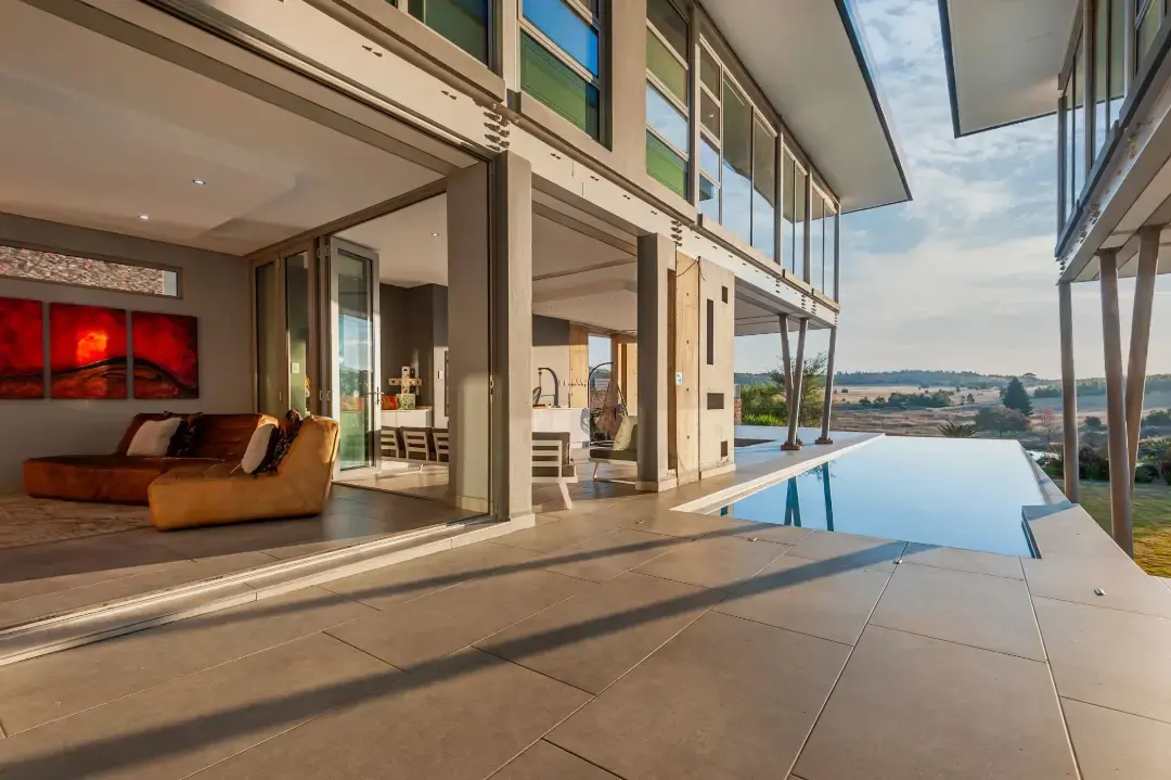 Architectural Residence Set on Stilts, Eye of Africa Golf & Residential Estate, Johannesburg: photograph 10 of 20