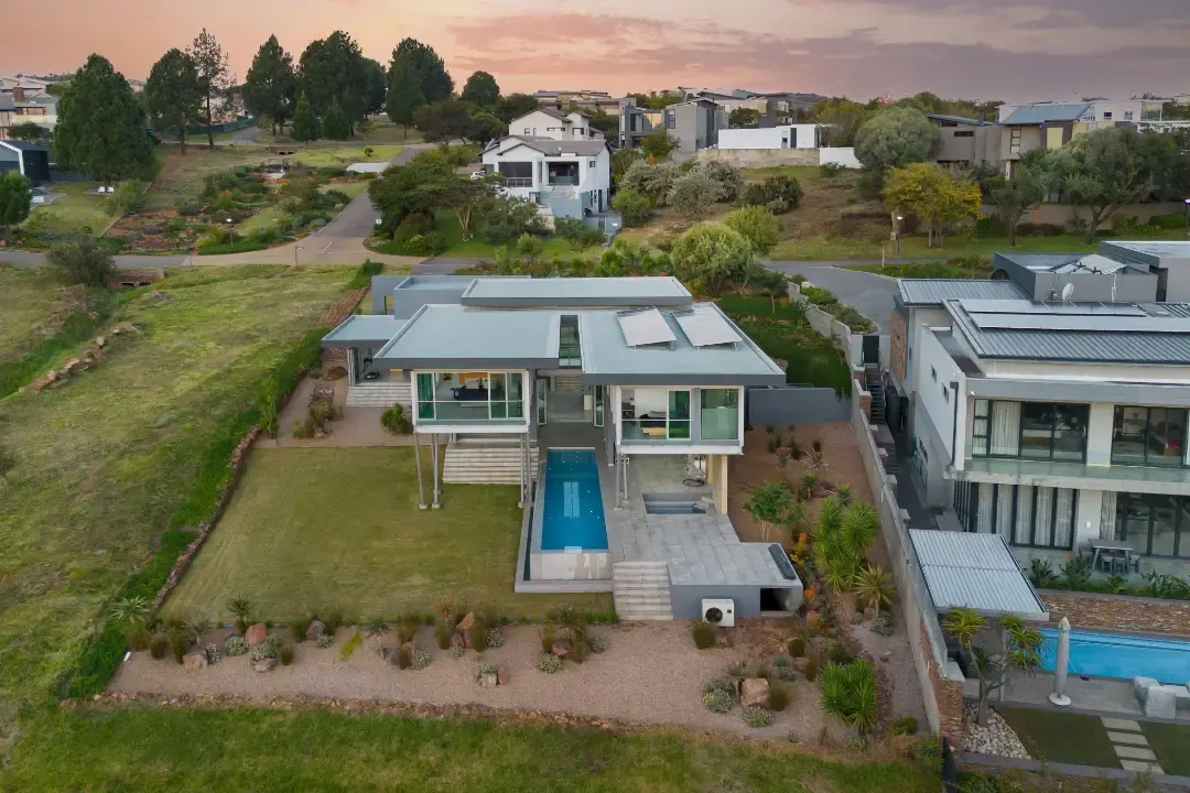Architectural Residence Set on Stilts, Eye of Africa Golf & Residential Estate, Johannesburg: photograph 19 of 20