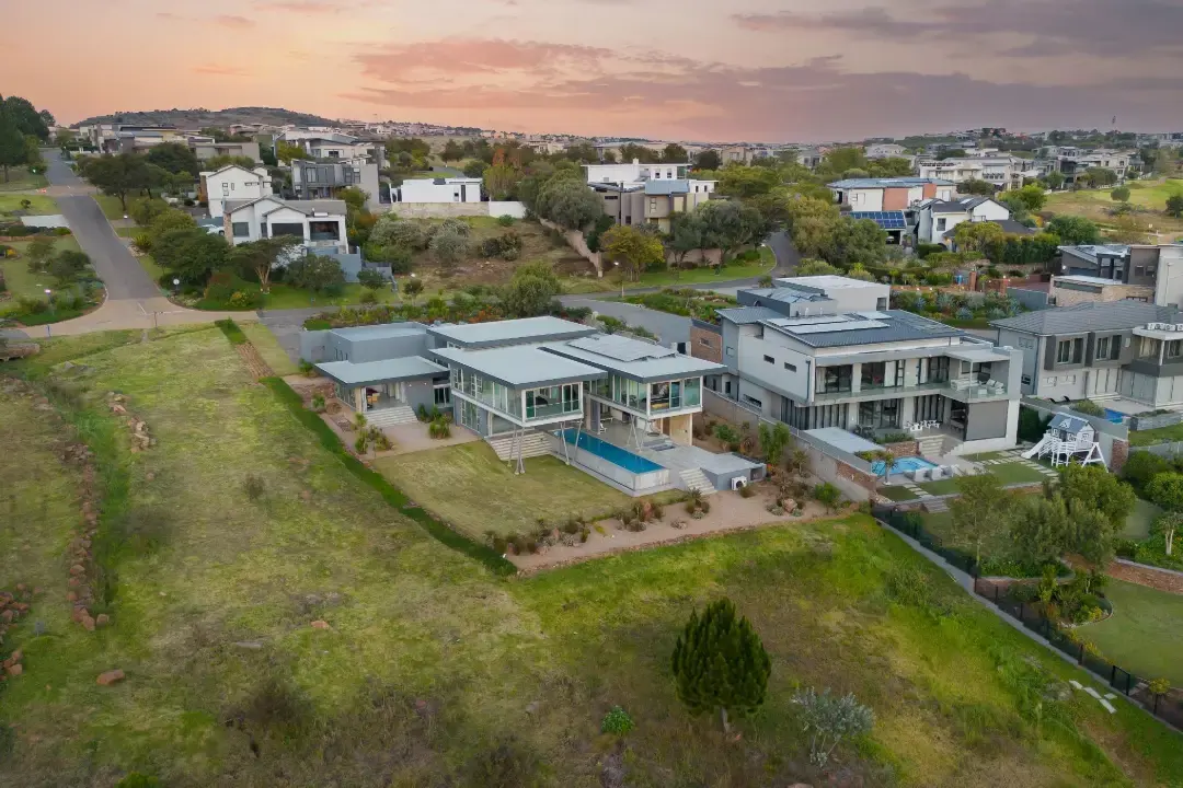 Architectural Residence Set on Stilts, Eye of Africa Golf & Residential Estate, Johannesburg: photograph 20 of 20