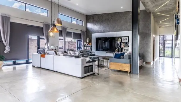 Modern Single-Storey Home, Eye of Africa Golf & Residential Estate, Johannesburg: photograph 2 of 11