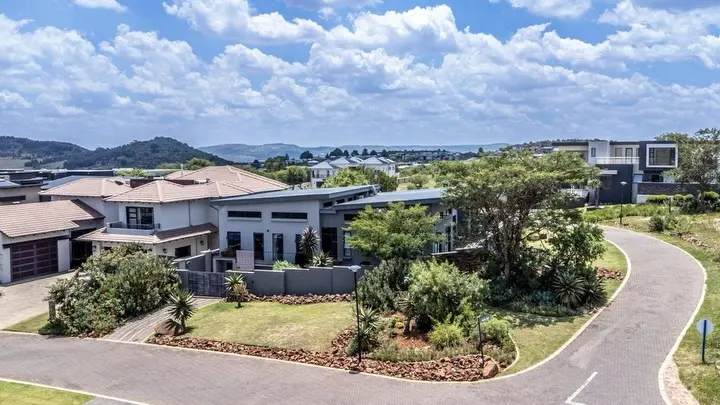 Modern Single-Storey Home, Eye of Africa Golf & Residential Estate, Johannesburg: photograph 10 of 11