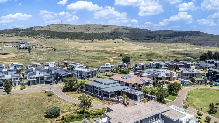 Modern Single-Storey Home, Eye of Africa Golf & Residential Estate, Johannesburg: photograph 11 of 11
