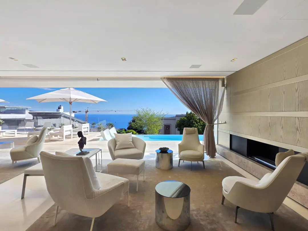 Four-Bedroom Residence with Elevator and Views, Fresnaye, Cape Town: photograph 8 of 20