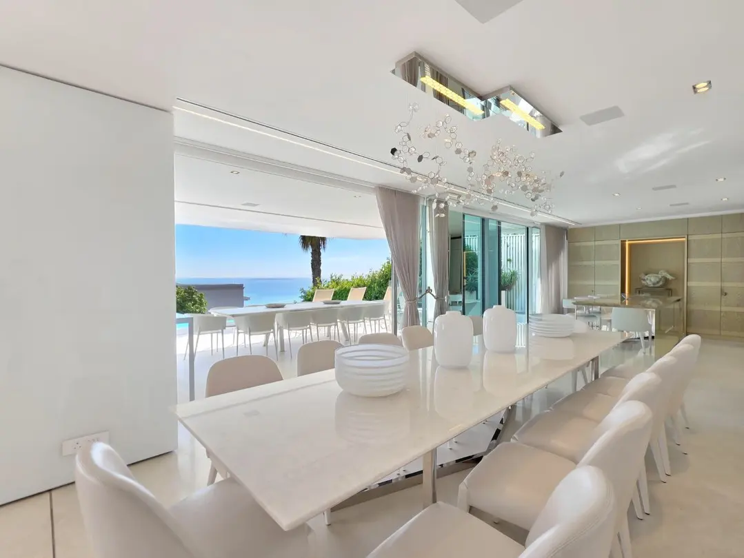 Four-Bedroom Residence with Elevator and Views, Fresnaye, Cape Town: photograph 11 of 20