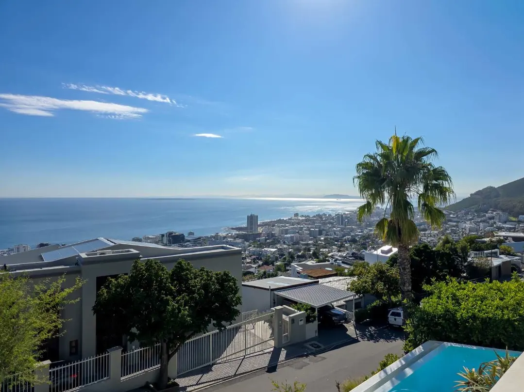 Four-Bedroom Residence with Elevator and Views, Fresnaye, Cape Town: photograph 20 of 20