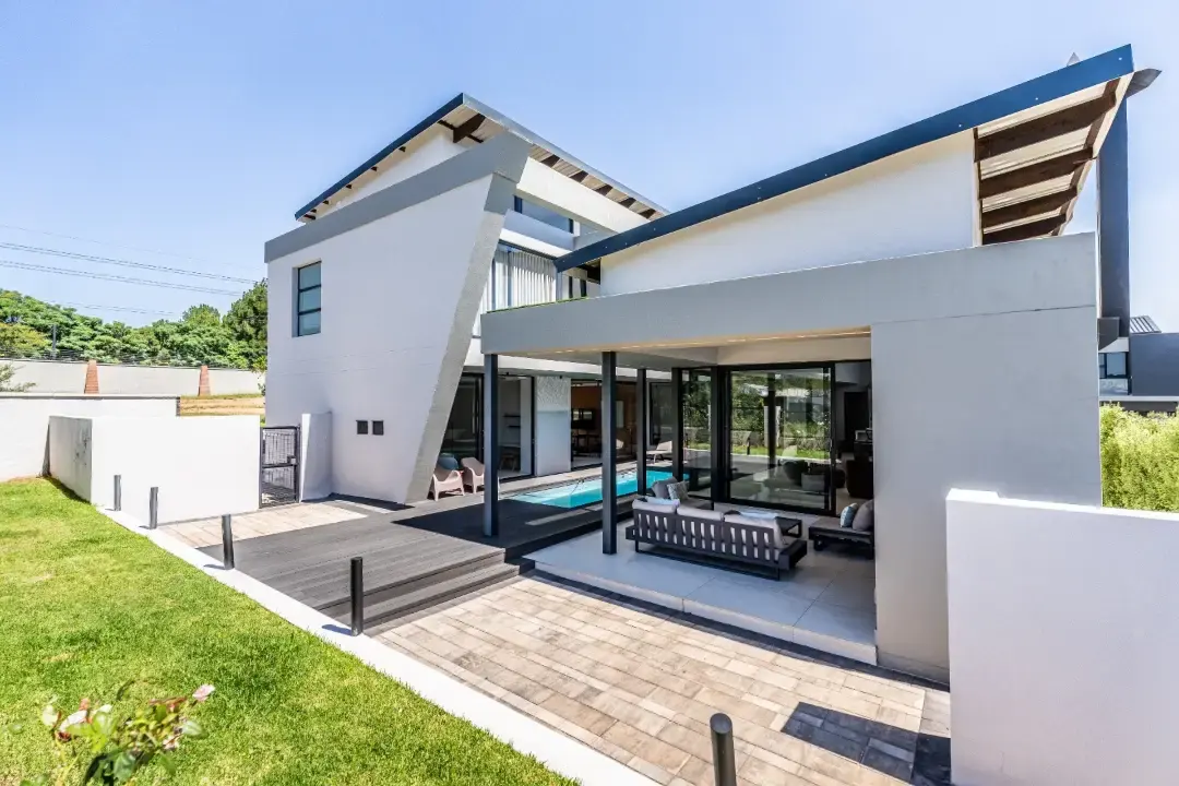 Contemporary Four-Bedroom Residence, Helderfontein Estate, Johannesburg: photograph 8 of 20