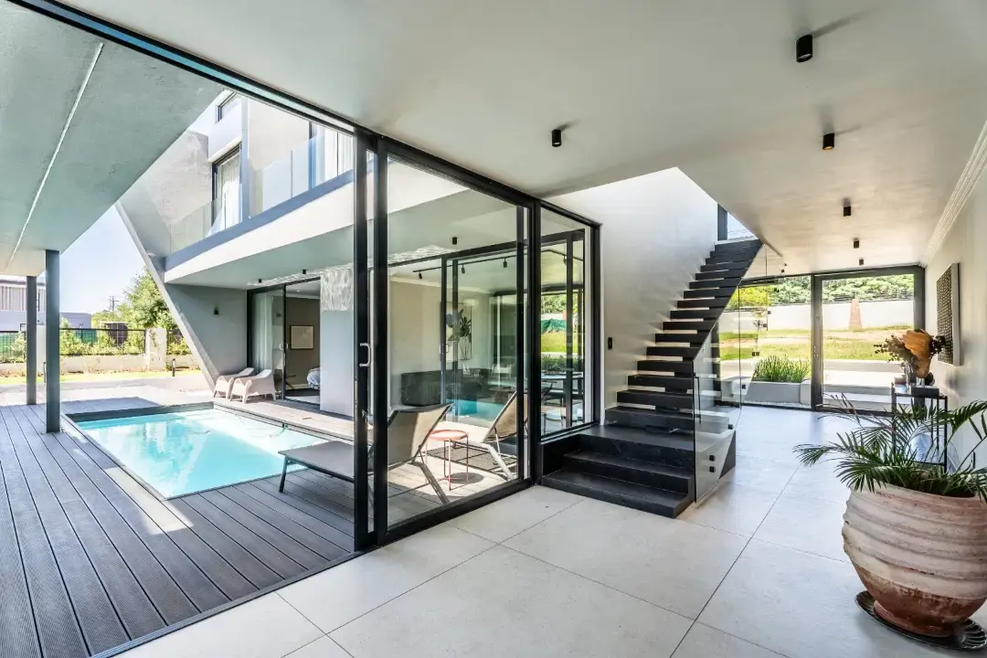 Contemporary Four-Bedroom Residence, Helderfontein Estate, Johannesburg: photograph 10 of 20