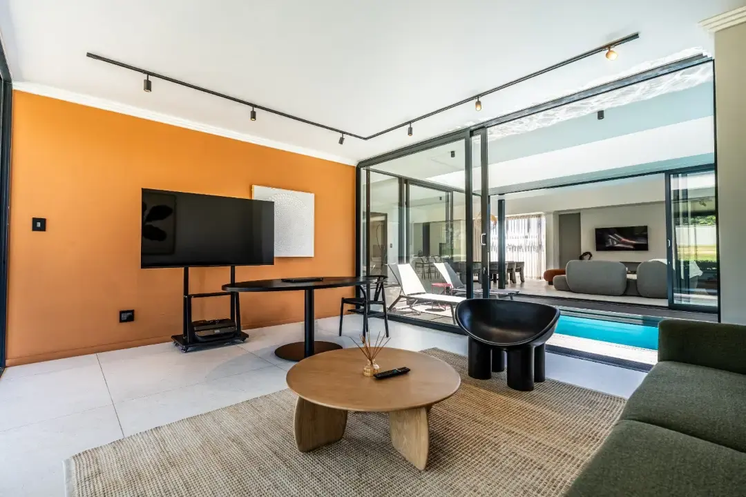 Contemporary Four-Bedroom Residence, Helderfontein Estate, Johannesburg: photograph 12 of 20