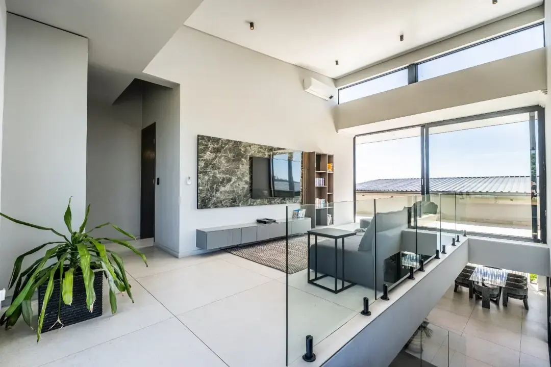 Contemporary Four-Bedroom Residence, Helderfontein Estate, Johannesburg: photograph 13 of 20