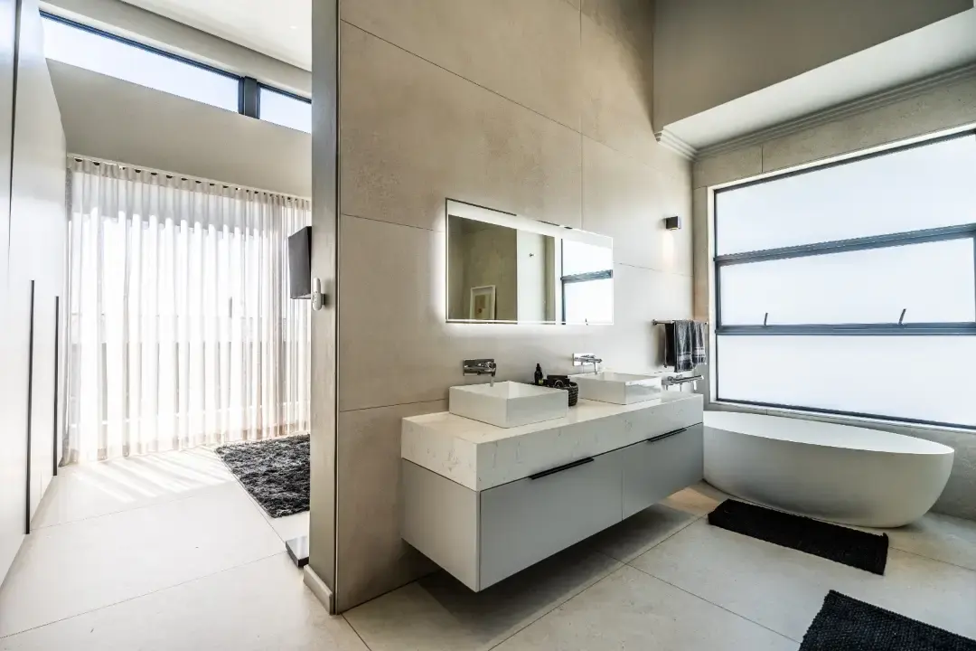 Contemporary Four-Bedroom Residence, Helderfontein Estate, Johannesburg: photograph 19 of 20