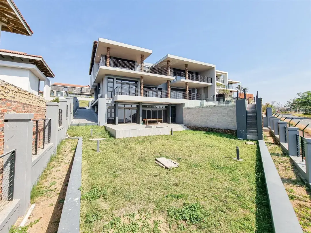 Brand-New Architect-Designed Residence, Izinga Park, Umhlanga: photograph 2 of 20