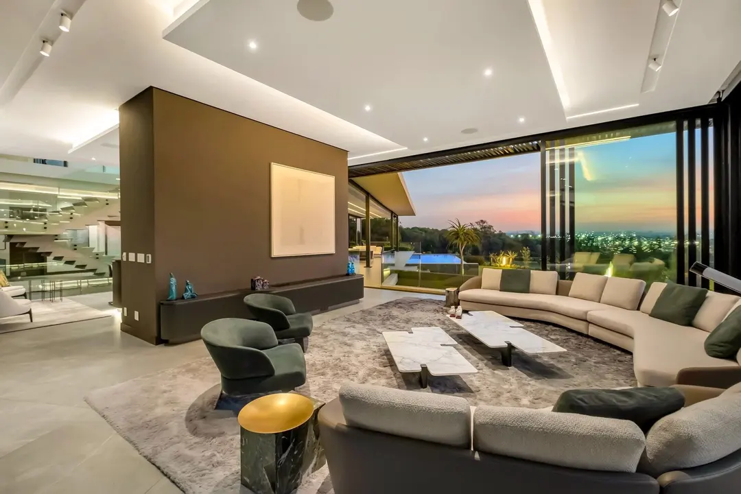 Three-Level Residence by SBS Architects, Khyber Rock, Johannesburg: photograph 11 of 20