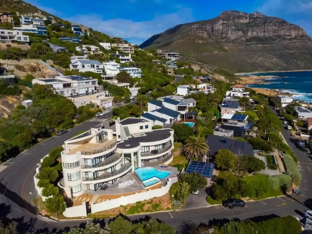 Elevated Residence with Atlantic Views, Llandudno, Cape Town: photograph 2 of 20