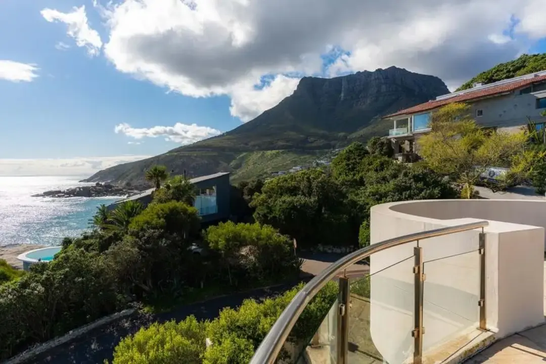 Elevated Residence with Atlantic Views, Llandudno, Cape Town: photograph 16 of 20