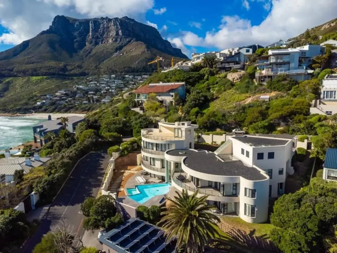 Elevated Residence with Atlantic Views, Llandudno, Cape Town: photograph 19 of 20