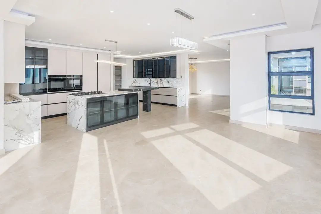 Newly Built Six-Bedroom Residence, Midstream Heights, Centurion: photograph 6 of 20