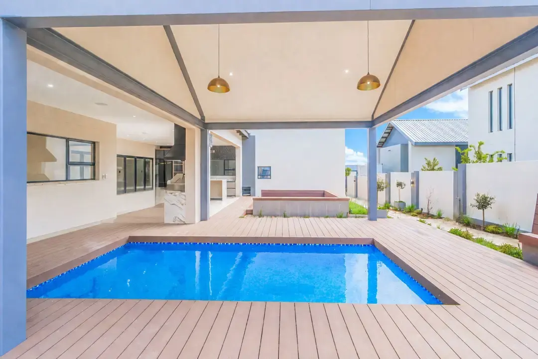 Newly Built Six-Bedroom Residence, Midstream Heights, Centurion: photograph 18 of 20