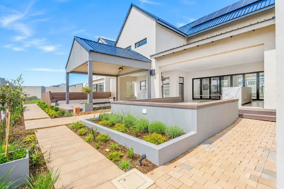 Newly Built Six-Bedroom Residence, Midstream Heights, Centurion: photograph 20 of 20