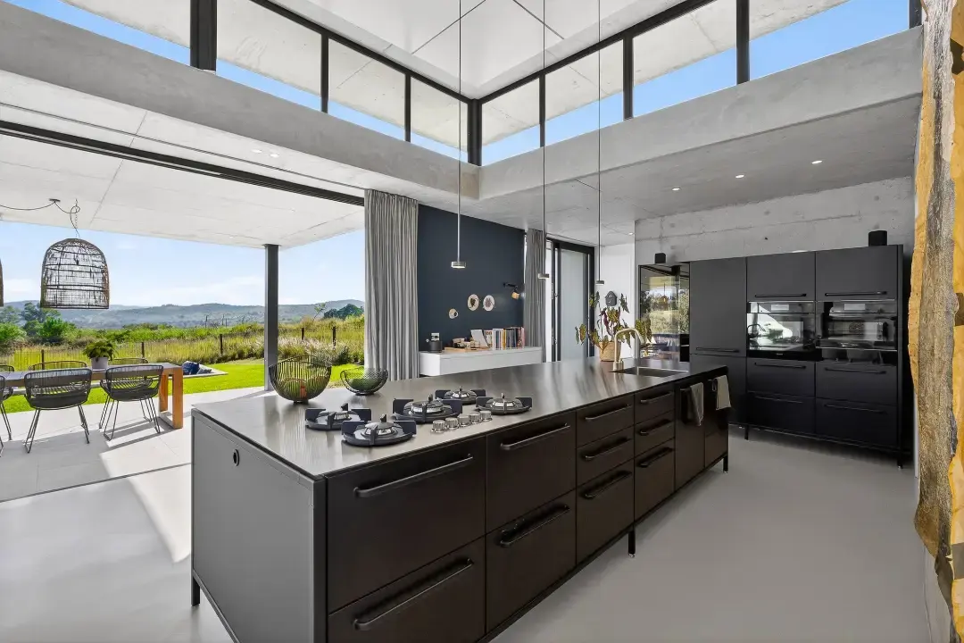 Seven-Bedroom Residence with Guest House, Monaghan Farm, Lanseria: photograph 10 of 20