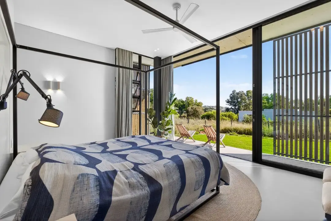 Seven-Bedroom Residence with Guest House, Monaghan Farm, Lanseria: photograph 14 of 20