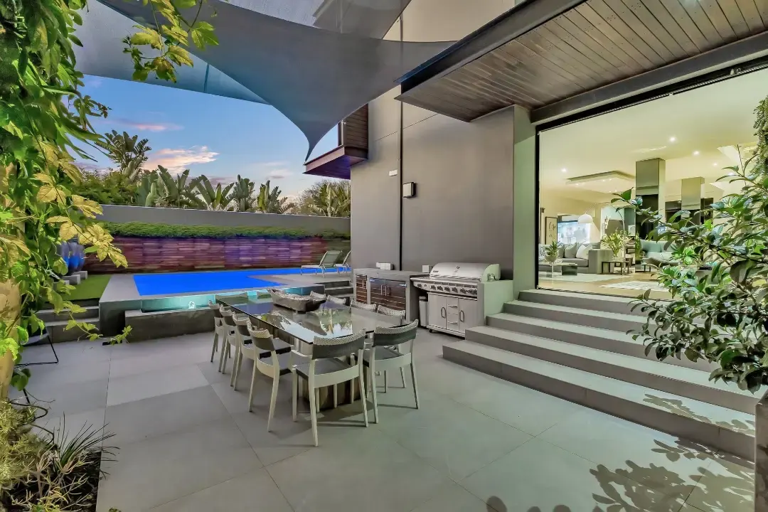 Modern Five-Bedroom Residence, Morningside, Johannesburg: photograph 5 of 20