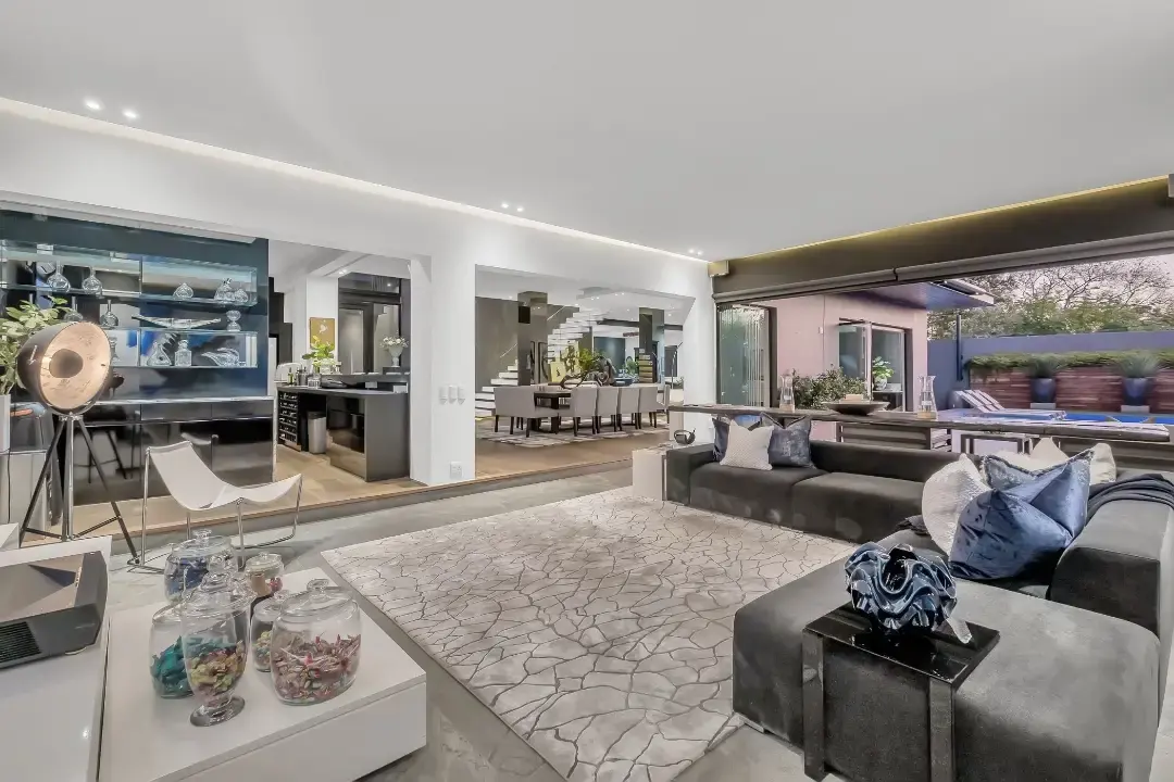 Modern Five-Bedroom Residence, Morningside, Johannesburg: photograph 8 of 20