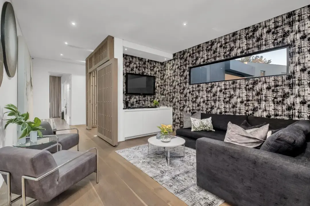 Modern Five-Bedroom Residence, Morningside, Johannesburg: photograph 14 of 20