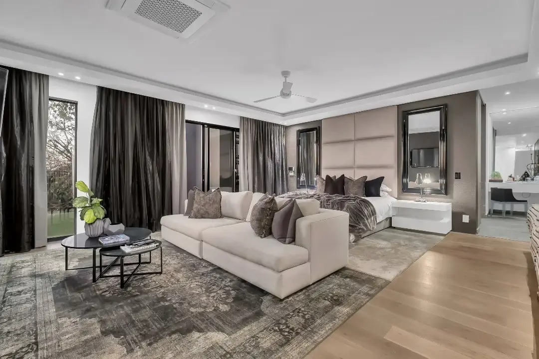 Modern Five-Bedroom Residence, Morningside, Johannesburg: photograph 15 of 20