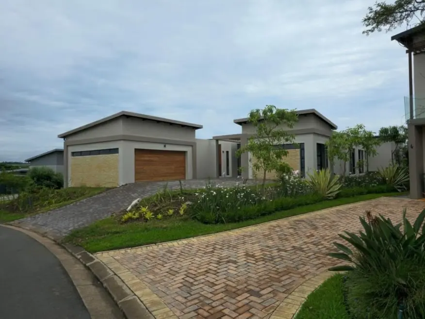 Four-Bedroom Family Home with Pool, Palm Lakes Estate, Ballito: photograph 2 of 19