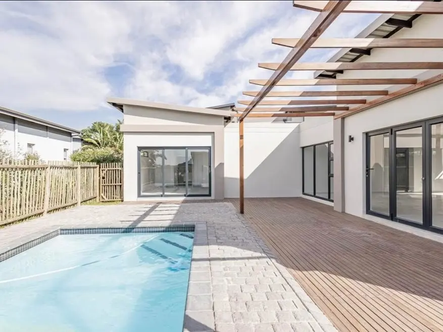 Four-Bedroom Family Home with Pool, Palm Lakes Estate, Ballito: photograph 4 of 19