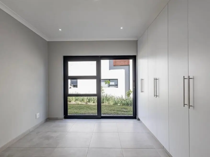 Four-Bedroom Family Home with Pool, Palm Lakes Estate, Ballito: photograph 12 of 19