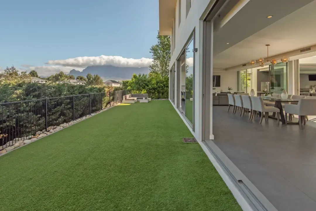 Fully Furnished Architectural Residence, Pearl Valley Golf Estate, Paarl: photograph 12 of 20