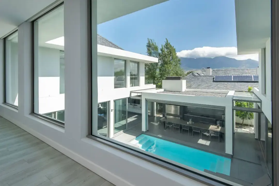 Fully Furnished Architectural Residence, Pearl Valley Golf Estate, Paarl: photograph 16 of 20