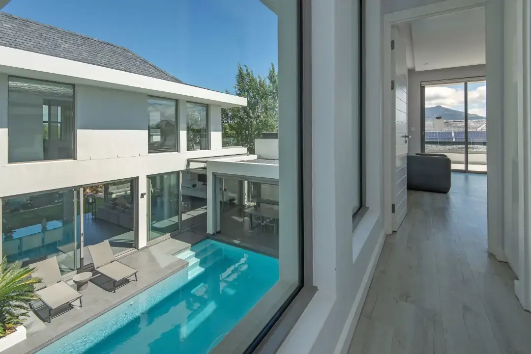 Fully Furnished Architectural Residence, Pearl Valley Golf Estate, Paarl: photograph 17 of 20