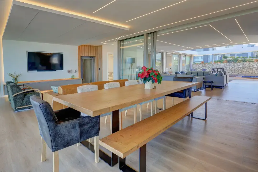 Double-Storey Residence over Fairway and Ocean, Pinnacle Point Golf Estate, Mossel Bay: photograph 3 of 20