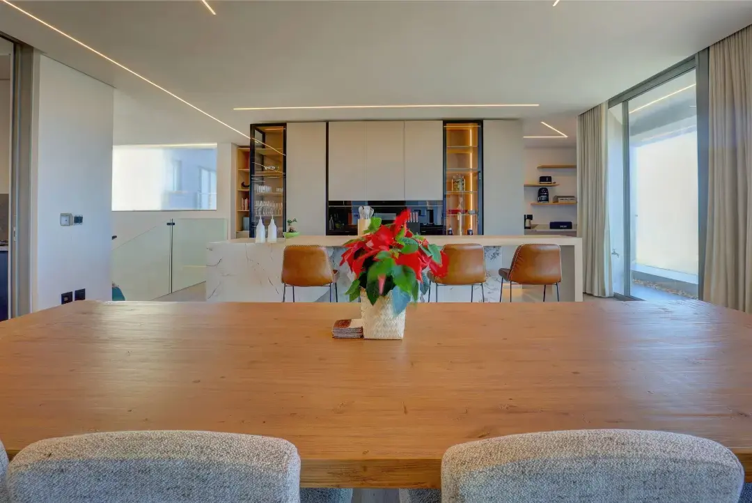 Double-Storey Residence over Fairway and Ocean, Pinnacle Point Golf Estate, Mossel Bay: photograph 4 of 20