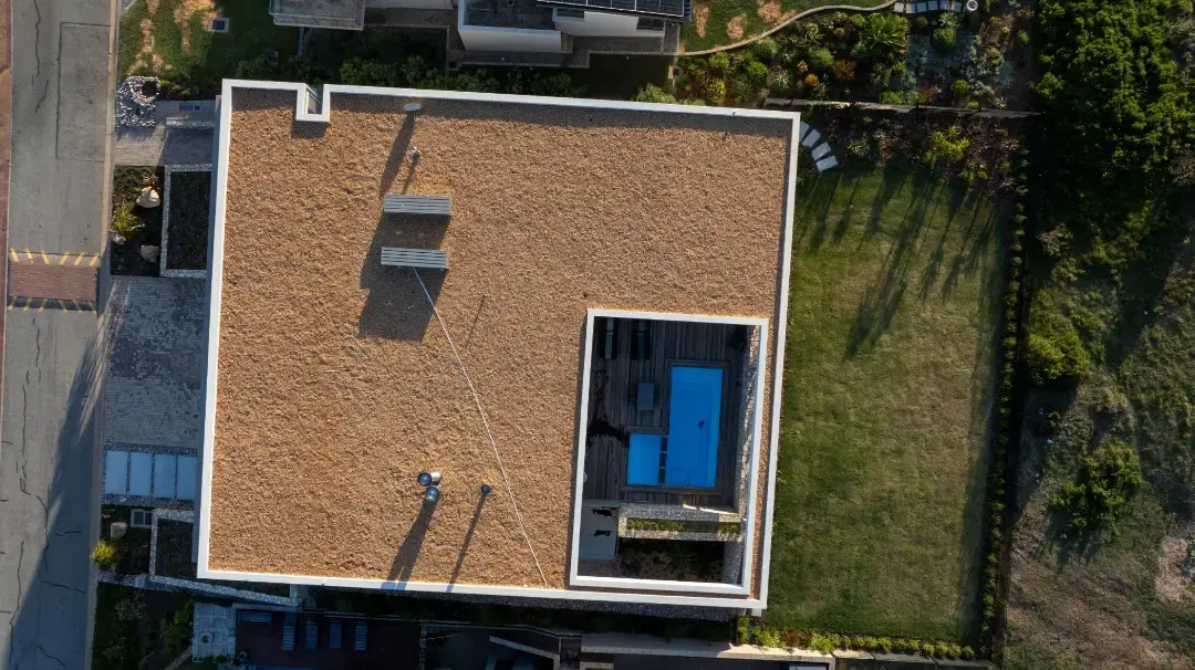 Double-Storey Residence over Fairway and Ocean, Pinnacle Point Golf Estate, Mossel Bay: photograph 19 of 20